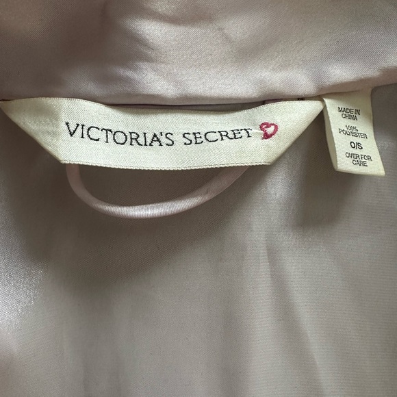 Victoria’s Secret Lavender Robe with Tie - Picture 5 of 7